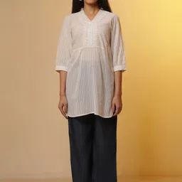AURELIA Striped V-Neck Pure Three-Quarter Sleeves Cotton Straight Kurta with Trousers-picture-41