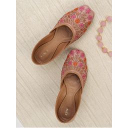 Iconics Women Peach Slip-On Square Toe Juttis-picture-39