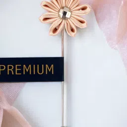 PELUCHE Unisex Beige Glowing Petals Lapel Pin-image-0