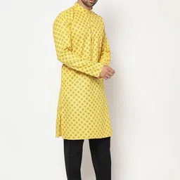 KAVYA SAREES Men Yellow Ethnic Motifs Printed Linen Kurta with Pyjamas image 5
