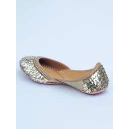 NR BY NIDHI RATHI Embellished Gold Juttis image 2