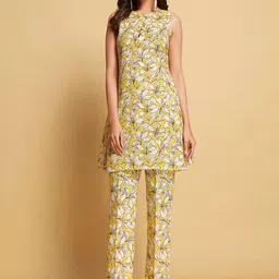 Sangria Yellow & White Floral Printed Linen Kurta With Trousers-picture-31