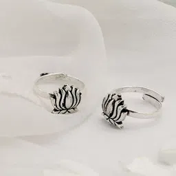 VENI Silver-Plated Oxidised Lotus Foot Toe Ring-picture-5