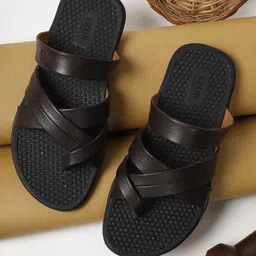 EZOK Men Textured Leather Comfort Sandals-picture-15