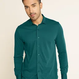 DAMENSCH Men Modern Fit Cutaway Collar Solid Cotton Casual Shirt image 3