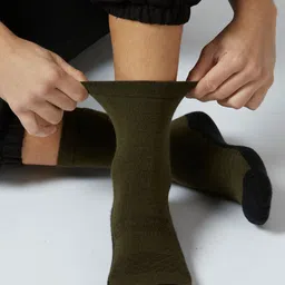 Kosha Men Pack of 2 Colour Blocked Calf Length Crew Length Socks image 2