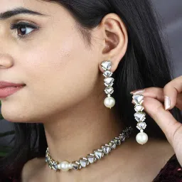 BeAbhika Triangle Mangle Kundan Pearl Jewellery Set image 4