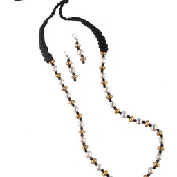 Ozanoo Women Golden & White Beaded Jewellery Set image 2