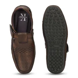 KARADDI Men Lightweight Shoe Style Sandals image 4