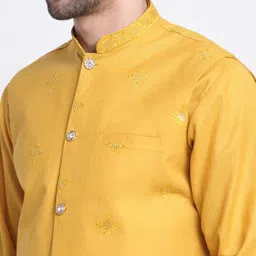 KRAFT INDIA Mandarin Collar Long Sleeves Straight Kurta With Pyjamas & Jacket image 2