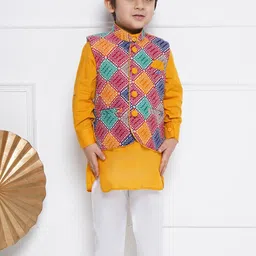 Aj DEZInES Boys Geometric Printed Pure Cotton Straight Kurta With Pyjama image 1