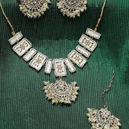 Anouk Gold-Plated Kundan-Studded & Pearl Beaded Jewellery Set image 1