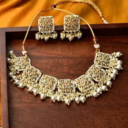 Fida Gold-Plated Kundan-Studded & Pearl Beaded Jewellery Set image 1