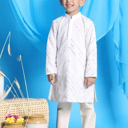 VASTRAMAY Boys White Ethnic Motifs Embroidered Mirror Work Kurta with Pyjamas-image-45