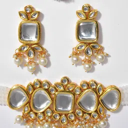 SOHI Kundan Studded & Beaded Jewellery Set image 5