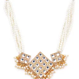 KARATCART Gold-Plated & White Kundan & Beaded Choker Jewellery Set image 4