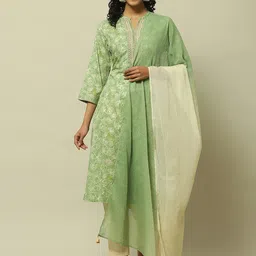 Rangriti Women Floral Embroidered Regular Thread Work Kurta with Trousers & With Dupatta-image-95