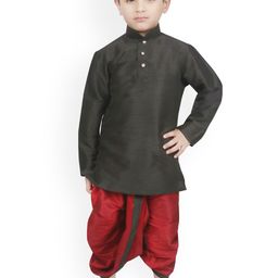 SG YUVRAJ Boys Black Solid Raw Silk Kurta Set-picture-29