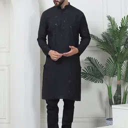 SOJANYA Men Embroidered Regular Sequinned Kurta with Churidar image 1