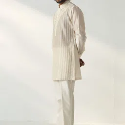 STUDIO BAGECHAA Men Floral Yoke Design Regular Chanderi Silk Kurta with Trousers image 3