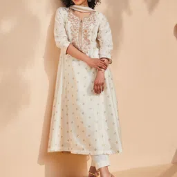 Biba Women Floral Printed Regular Sequinned Kurta with Trousers & With Dupatta image 3
