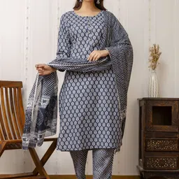 D K W Women Floral Printed Regular Gotta Patti Pure Cotton Kurta with Trousers & With Dupatta image 4