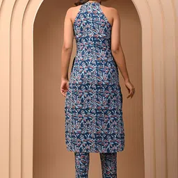 GAYRAA Ethnic Motifs Printed Regular Pure Cotton Kurta with Trousers & Dupatta image 2