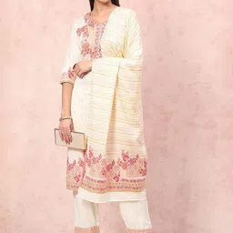 Rangriti Floral Printed Straight Kurta With Palazzos & Dupatta image 5