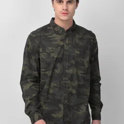 Woodland Men Olive Green & Black Camouflage Printed Pure Cotton Casual Shirt-image-24