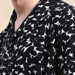 INVICTUS Club Slim Fit Abstract Printed Cuban Collar Monochrome Cotton Casual Shirt image 4