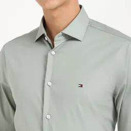 Tommy Hilfiger Men Spread Collar Solid Cotton Slim Fit Formal Shirt image 2