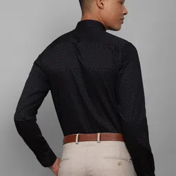 Allen Solly Slim Fit Geometric Printed Pure Cotton Formal Shirt image 4