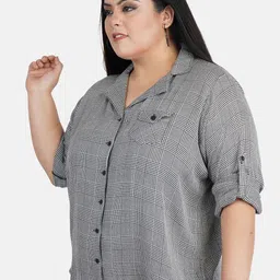 Indietoga Plus Size Classic Checked Cuban Collar Roll-Up Sleeves Casual Shirt image 4