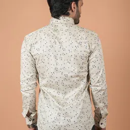 INDIAN THREADS Men Relaxed Opaque Casual Shirt image 3