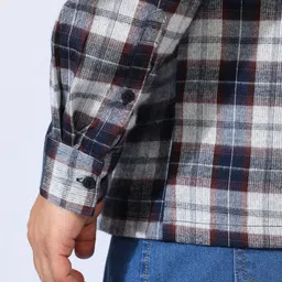 Instafab Plus Men Comfort Tartan Checks Opaque Checked Casual Shirt image 5
