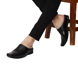 HikBi Men Leather Anti-Skid Stability Clogs image 3