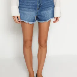 Trendyol Women Washed Pure Cotton Denim Shorts With Frayed Hem-picture-8