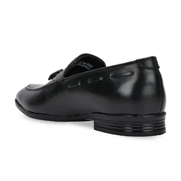 Regal Men Textured Formal Tasseled Slip-On Shoes image 3
