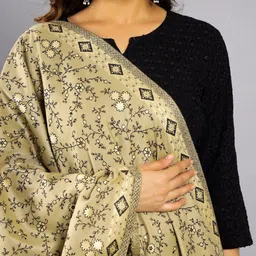 HANDICRAFT PALACE Floral Woven Design Fringed Wool Shawl image 3