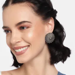 LAIDA Silver-Toned Circular Studs image 1