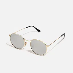 HAUTE SAUCE by Campus Sutra Unisex Black Lens & Gold-Toned Oversized Sunglasses with Polarised Lens image 2