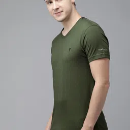 Van Heusen Innerwear Athleisure Men Solid Smart Tech Easy Stain Release T-Shirt image 5