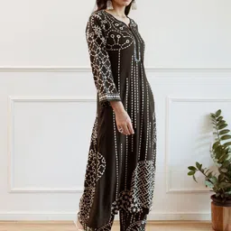 Indo Era Women Printed Regular Beads and Stones Kurta with Trousers image 3