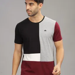 ADRO Colourblocked Regular Fit Cotton T-shirt-image-9