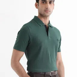 RARE RABBIT Men V-Neck Pockets T-shirt image 3