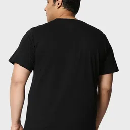 Bewakoof Plus Men Plus Size Graphic Printed Cotton T-shirt image 3