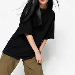 Trendyol High Neck Drop-Shoulder Sleeves Applique T-shirt image 4