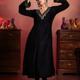 Ishin Embroidered Yoke Design Thread Work Straight Velvet Kurta With Trousers & Dupatta image 3