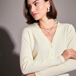 SASSAFRAS Off-White V-Neck Long Sleeves Crop Top image 3