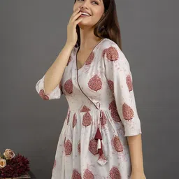 SHOOLIN V Neck Printed Cotton Regular Top image 5